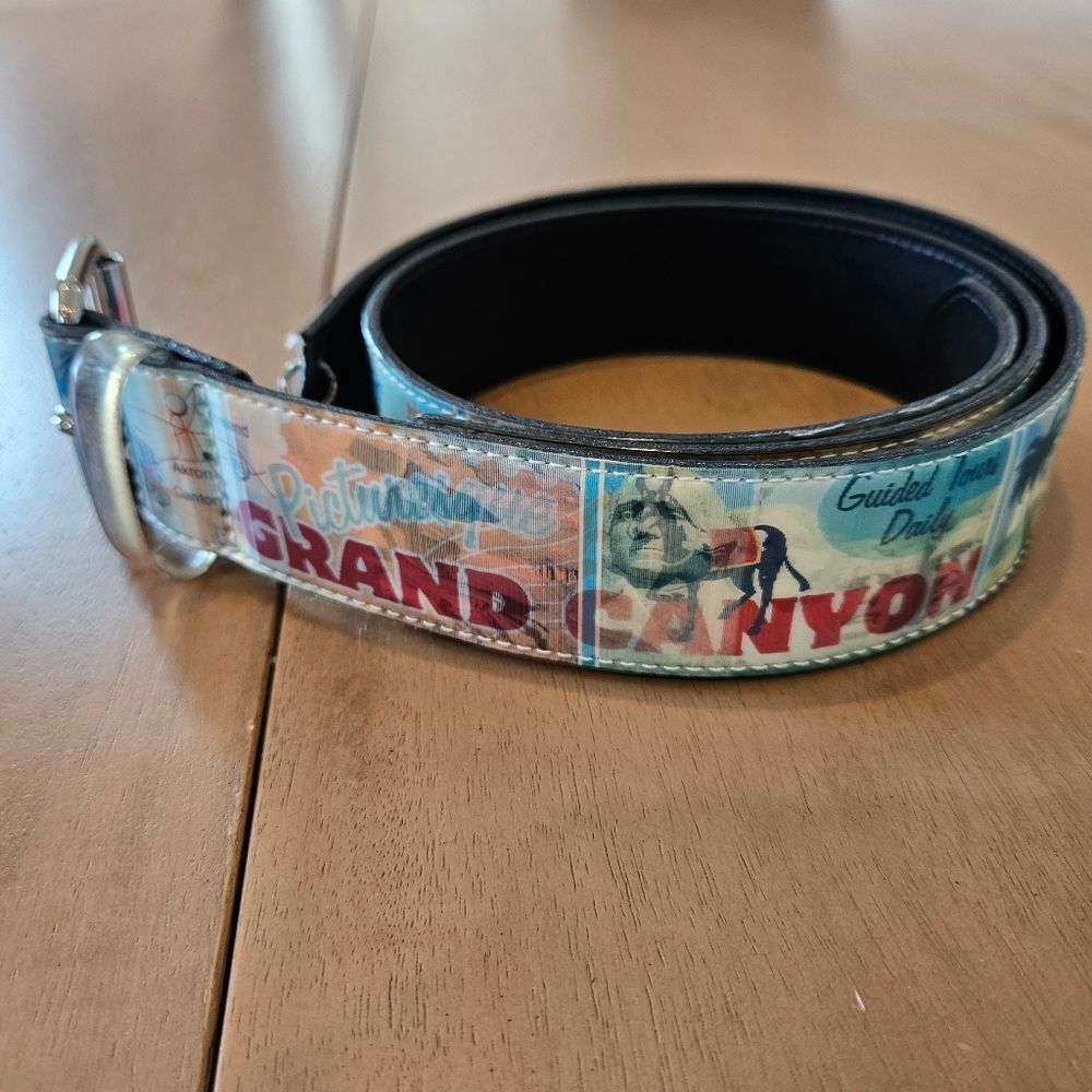 Retro USA Tourist Attraction Holographic Vacation Road Trip National Park Belt M